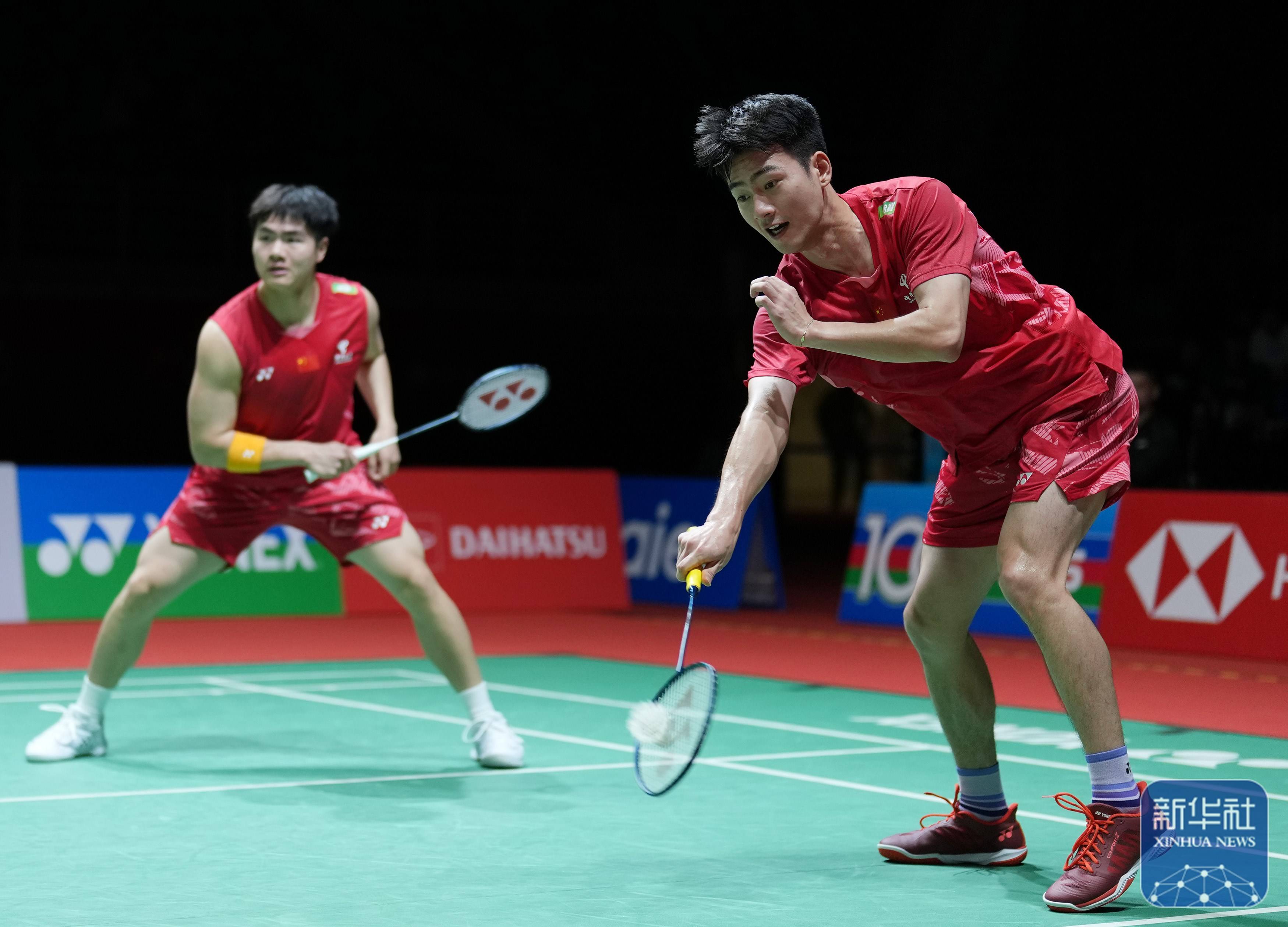 间的对决往 间的对决往