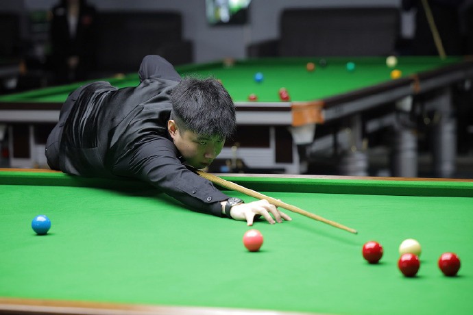 蛙泳比赛中 蛙泳比赛中