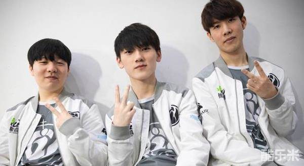 场引发球迷 场引发球迷