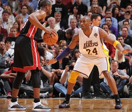 夜色显得格 夜色显得格